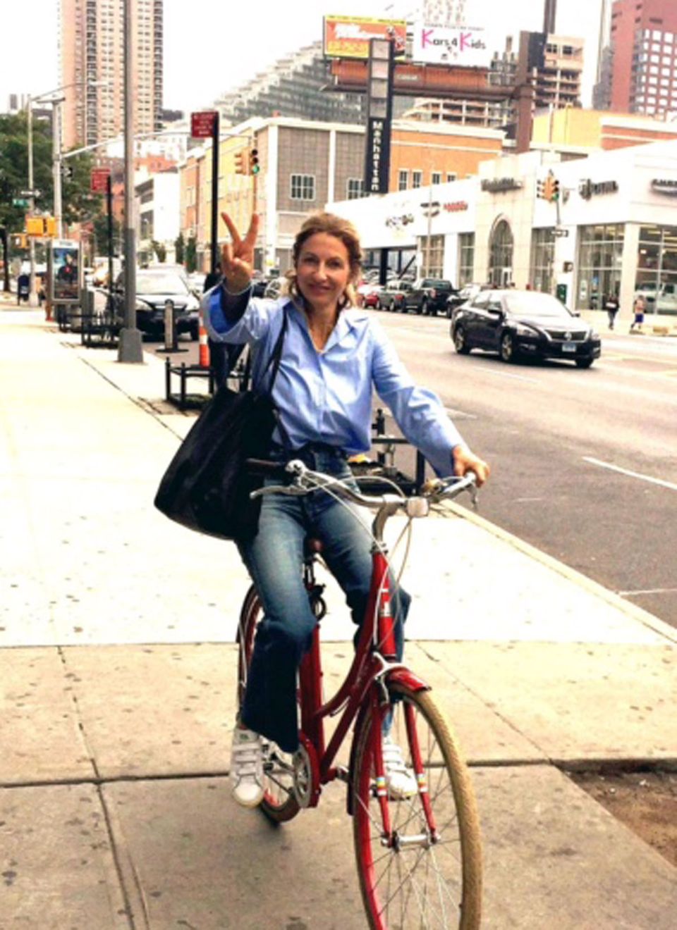 Für die Fashion-Messe in New York auf dem Bike unterwegs: GALA-Kolumnistin So Sue.