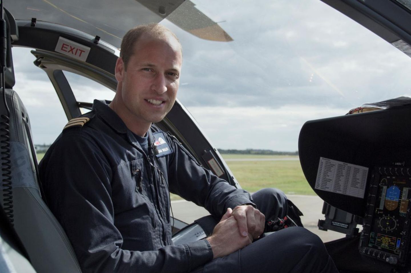 Die BBS-Doku zeigt Prinz William im Einsatz für die "East Anglian Air Ambulance", wo er seit vergangenem Sommer als Pilot im Schichtdienst eingesetzt ist.