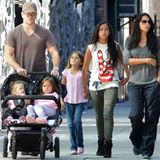 23. September 2012: Spaziergang in New York: Matt Damon ist mit seiner Frau Luciana Barroso und den Kinder Alexia, Isabella, Gia