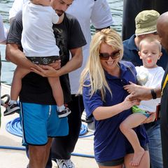 Britney Spears und Lover Jason Trawick sind mit Britneys Söhnen Sean Preston und Jayden James in Sydney unterwegs.
