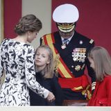 Das merkt auch Mutter Königin Letizia und versucht ihre Tochter zu trösten.