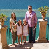 11. August 2014  Neue Bilder aus dem Urlaub! Die spanische Königsfamilie besucht die "Villa Raixa" im Tramontana Gebirge auf Mallorca.