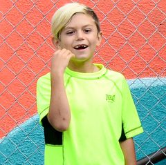 Kingston im normalen Fussball-Trikot? Aber dann bitteschön so auffällig wie möglich in knalligem Neongrün!
