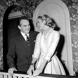 Am 5. Januar 1956 verloben sich Fürst Rainier von Monaco und die wunderschöne Schauspielerin. Einen Tag zuvor trennte sie sich v