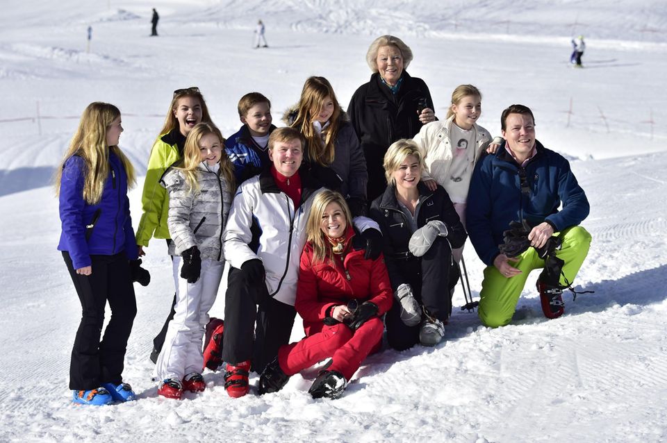 Die niederländische Königsfamilie fährt bereits seit 1959 in den Nobelskiort. Prinzessin Beatrix liebt es, dort mit ihrer Familie Ski zu fahren. Während ihres Aufenthaltes in Lech, haust die Familie traditionell im "Hotel Post". Die niederländische Königsfamilie fährt bereits seit 1959 in den Nobelskiort. Prinzessin Beatrix liebt es, dort mit ihrer Familie Ski zu fahren. Während ihres Aufenthaltes in Lech, haust die Familie traditionell im "Hotel Post".