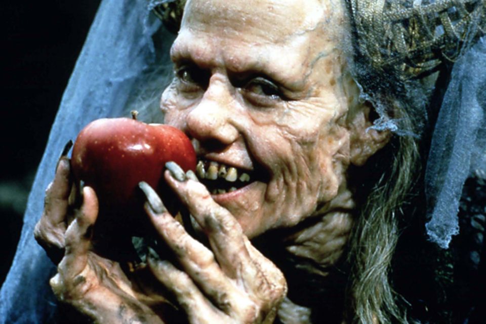 Sigourney Weaver in "Schneewittchen"; 1997