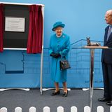 15. Oktober 2015:   Gemeinsam nehmen die Queen und Prinz Philip den Termin an der "University of Surrey's new School of Veterinary Medicine" in Guildford teil.