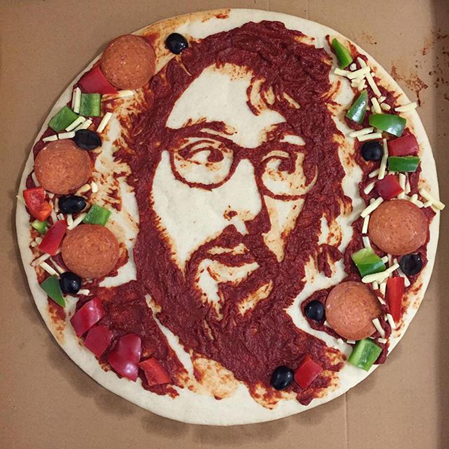 "Wer hat Hunger?" Josh Groban teilt sein Pizzaporträt mit den Fans auf Instagram.