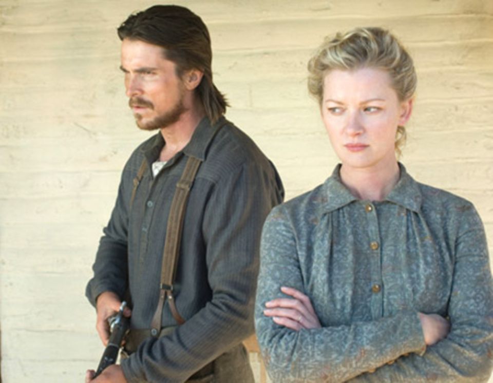 Dan Evans (Christian Bale) und seine Frau Alice (Gretchen Mol) sorgen sich um die Zukunft ihrer Farm