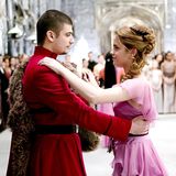 So kennen wir Viktor Krum alias Stanislaw Janewski noch von damals: Als erfolgreicher Quidditch-Spieler und Verehrer von Hermine Granger (Emma Watson) war der junge Bulgare in "Harry Potter und der Feuerkelch" zu sehen.