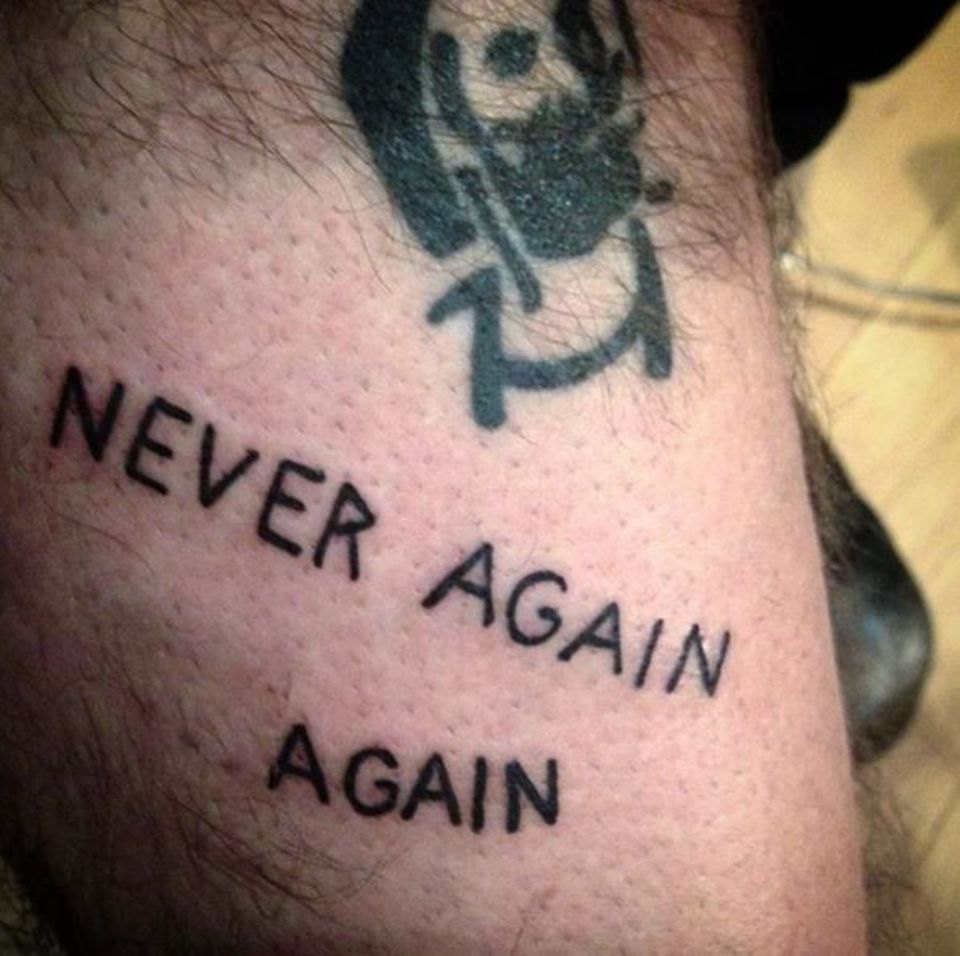 Schauspieler Justin Theroux scheint irgendwann mal einen großen Fehler gemacht zu haben: Anders können wir uns dieses Tattoo nicht erklären. Schauspieler Justin Theroux scheint irgendwann mal einen großen Fehler gemacht zu haben: Anders können wir uns dieses Tattoo nicht erklären.