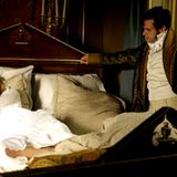 Pierre (Alexander Beyer) ist unglücklich über den Verlauf seiner Ehe mit Hélè?ne (Violante Placido)