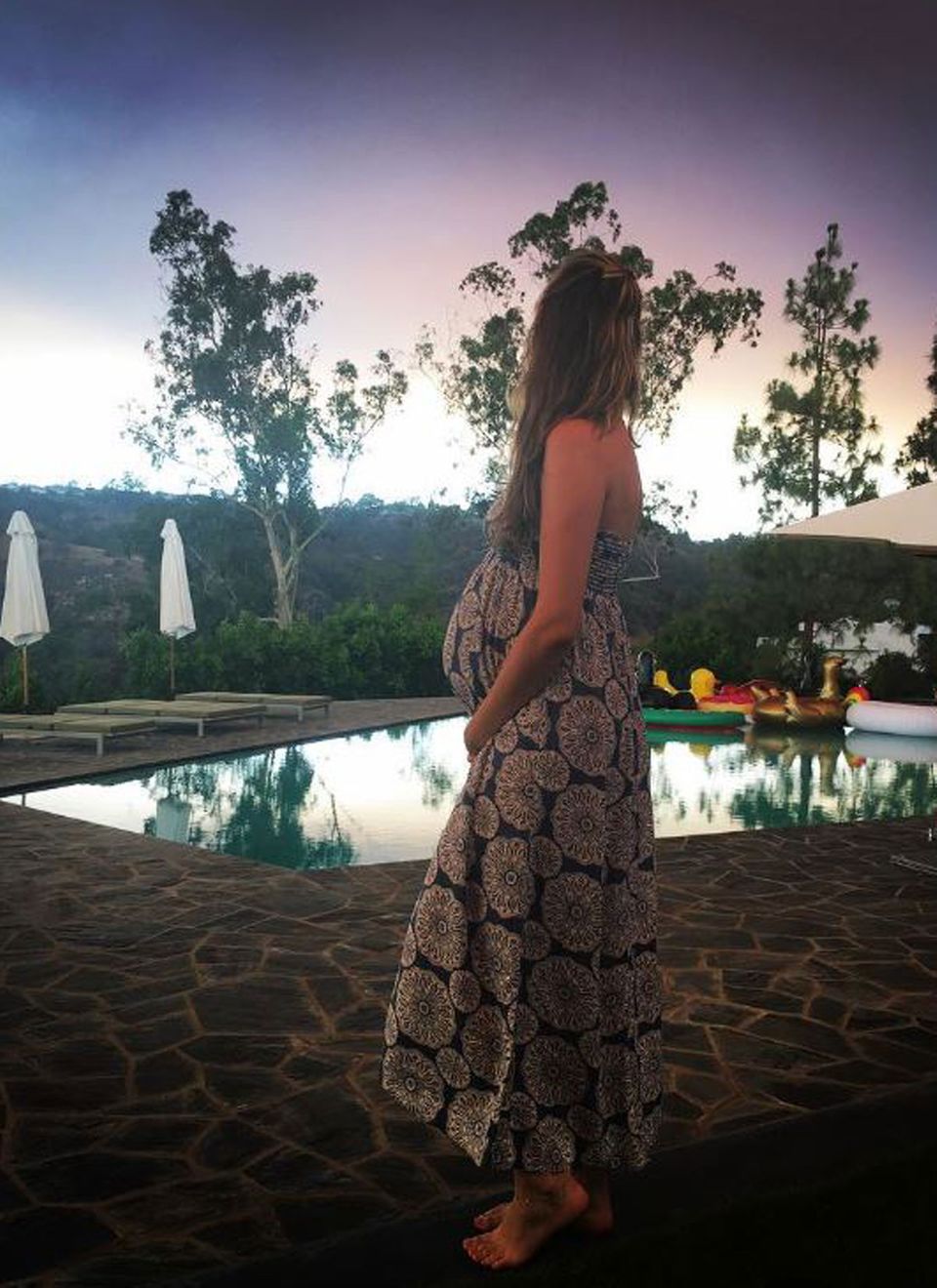 Wunderschön schwanger: "Victoria's Secret"-Engel Behati Prinsloo freut sich schon unbändig auf ihren Nachwuchs mit ihrem Ehemann, dem Sänger Adam Levine.