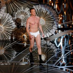 Oscars: 2015 Neil Patrick Harris gibt sein Oscar-Debüt als Moderator. Mit einem mutigen und lustigen Auftritt führt der Schauspieler bei der 87. Oscar-Verleihung durch den Abend.