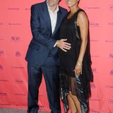 Juni 2013: Olivier Martinez, streicht stolz über den Babybauch seiner Verlobten Halle Berry. Die beiden sind für das "Champs-Elysees Film Festival" nach Paris gereist.