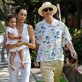 30. Juni 2013: Bruce Willis spaziert mit Ehefrau Emma und Tochter Mabel gut gelaunt und im Hawaii-Look durch Beverly Hills.