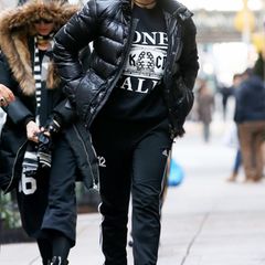 22. Dezember 2013: Lourdes ist mit ihrer Mutter Madonna lässig gekleidet in New York City unterwegs.