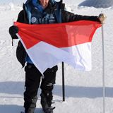 Mit dem Abenteurer Mike Horn durchquerte Prinz Albert auf Skiern Teile des Südpols