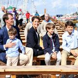 17. August 2013  Prinz Joachim und Prinzessin Marie besichtigen mit ihren Jungs Prinz Henrik, Prinz Felix und Prinz Nikolai das Wikingerschiff "Nydambaaden" in der Nydamer Werft in Sönderborg.