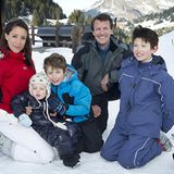 Prinz Joachim und Prinzessin Marie von Dänemark erholen sich mit ihren Kindern Prinz Henrik, Prinz Felix und Prinz Nikolai im Sk