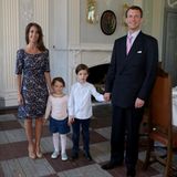 5. Mai 2016  Prinzessin Marie und Prinz Joachim werden von ihren beiden Kleinen, Prinzessin Athena und Prinz Henrik, beim Enthüllen zweier Selbstportäts auf Schloss Schackenborg begleitet.