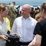 März 2013: Als Botschafterin des Menschrechts unterwegs.   Angelina Jolie besucht gemeinsam mit dem britischen Außenminister William Hague ein Flüchtlingscamp im Kongo.