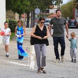 24. April 2016: Auftritt zusammen als Familie: Ben Affleck und Jennifer Garner sind mit ihren Kindern Seraphina, Violet und Samuel auf dem Weg in die Kirche in Los Angeles.