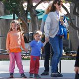 31. Januar 2015  Jennifer Garner ist mit ihren Kids Seraphina und Samuel unterwegs.