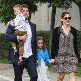 27. März 2016 Getrennt und doch zusammen: Ben Affleck und Jennifer Garner gehen mit ihren Kindern gemeinsam zum Ostersonntag Gottesdienst in Pacific Palisades.