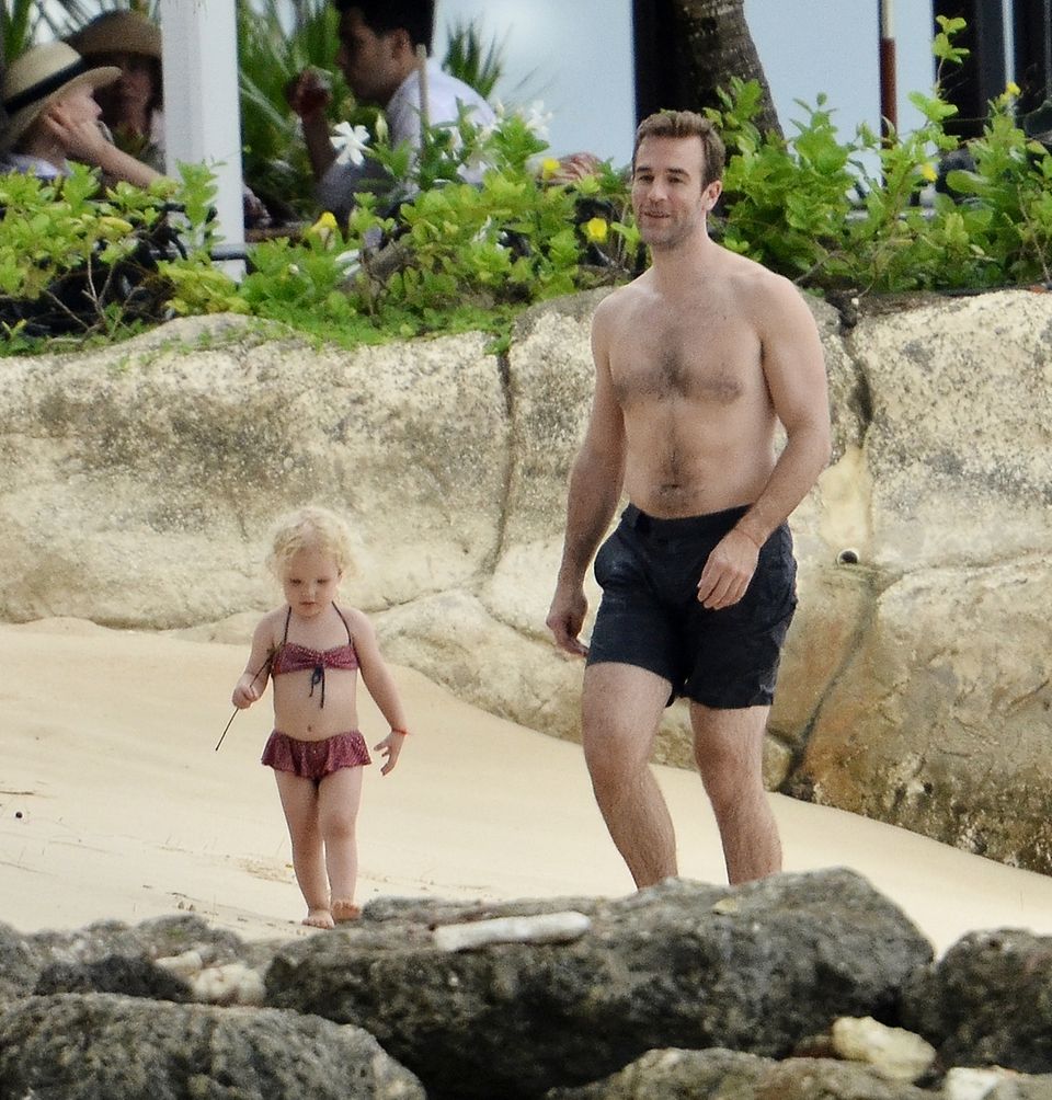 James Van Der Beek plantscht mit Tochter Olivia während des Urlaubs auf Barbados. James Van Der Beek plantscht mit Tochter Olivia während des Urlaubs auf Barbados.