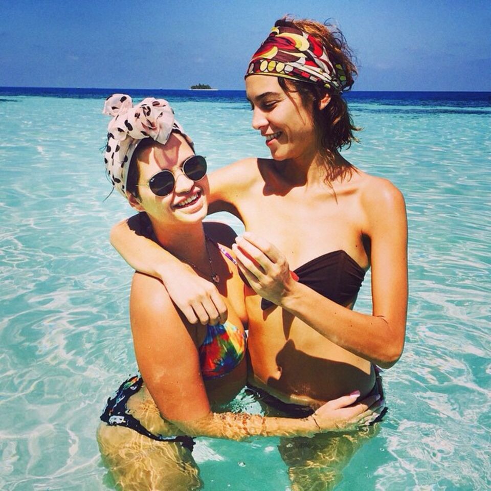 Pixie Geldof und Alexa Chung urlauben gemeinsam auf den Malediven. Pixie Geldof und Alexa Chung urlauben gemeinsam auf den Malediven.
