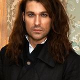Violinvirtuose Niccolo Paganini war nicht blond, und da David die Filmrolle des "Teufelsgeigers" übernommen hat, kann man ihn je