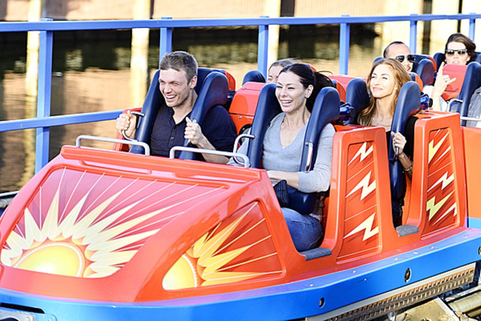 Nick Carter verbindet Geschäftliches und Vergnügen: Bevor er mit den "Backstreet Boys" im kalifornischen Disneyland auftritt, fä Nick Carter verbindet Geschäftliches und Vergnügen: Bevor er mit den "Backstreet Boys" im kalifornischen Disneyland auftritt, fä