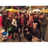 Christina Aguilera feiert ihren Geburtstag mit ihren engsten Freunden in Disneyland.