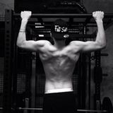 Beckhams ältester Sohn Brooklyn zeigt auf Instagram wie fleißig er seinen Körper trainiert.