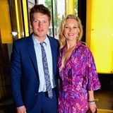 Ja? Nein? Doch! Nachdem Kate Moss sich von ihrem jungen Lover Nikolai von Bismarck Ende Mai getrennt hatte, scheinen die beiden nun doch nicht voneinander lassen zu können. Nicht nur, dass sie zusammen auf der Sommer-Party des Victoria & Alberts Museums in London waren...