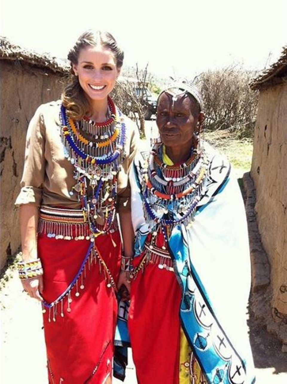 Olivia Palermo unterstützt das "Maasai Project" bei dem Frauen eine berufliche Selbstständigkeit ermöglicht wird.