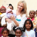 Emma Bunton besucht in Madagaskar für Unicef Mütter. Sie will damit auf eine Kampagne von "Pampers" aufmerksam machen, die sich für die Impfung gegen Tetanus einsetzt.