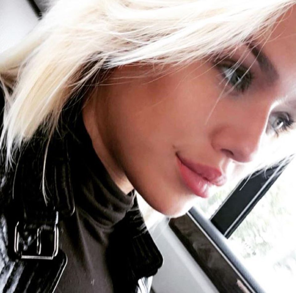 kim gloss mit wasserstoffblondem haar kim gloss mit wasserstoffblondem haar