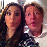 Nach dem Dreh fürs "Promi Dinner" machen Tanja Tischewitsch und Walter Freiwald ein lustiges Selfie