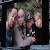 Prinz Haakon, Prinzessin Mette-Marit und ihre Kinder Prinzessin Ingrid Alexandra und Prinz Sverre versuchen bei der Eröffnung des Outdoorjahres die Zuschauer zum Lachen zu bringen.