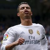 Erst einmal durchpusten: Cristiano Ronaldo zeigt während eines Fußballspiels Emotionen.
