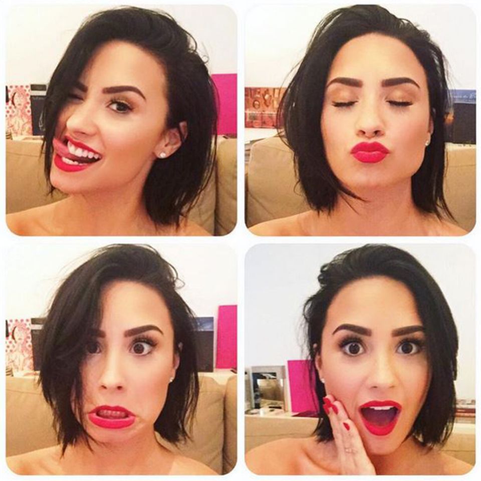Demi Lovatos Make-up sitzt, jetzt nur noch den perfekten Gesichtsausdruck finden und fertig ist das perfekte Selfie.