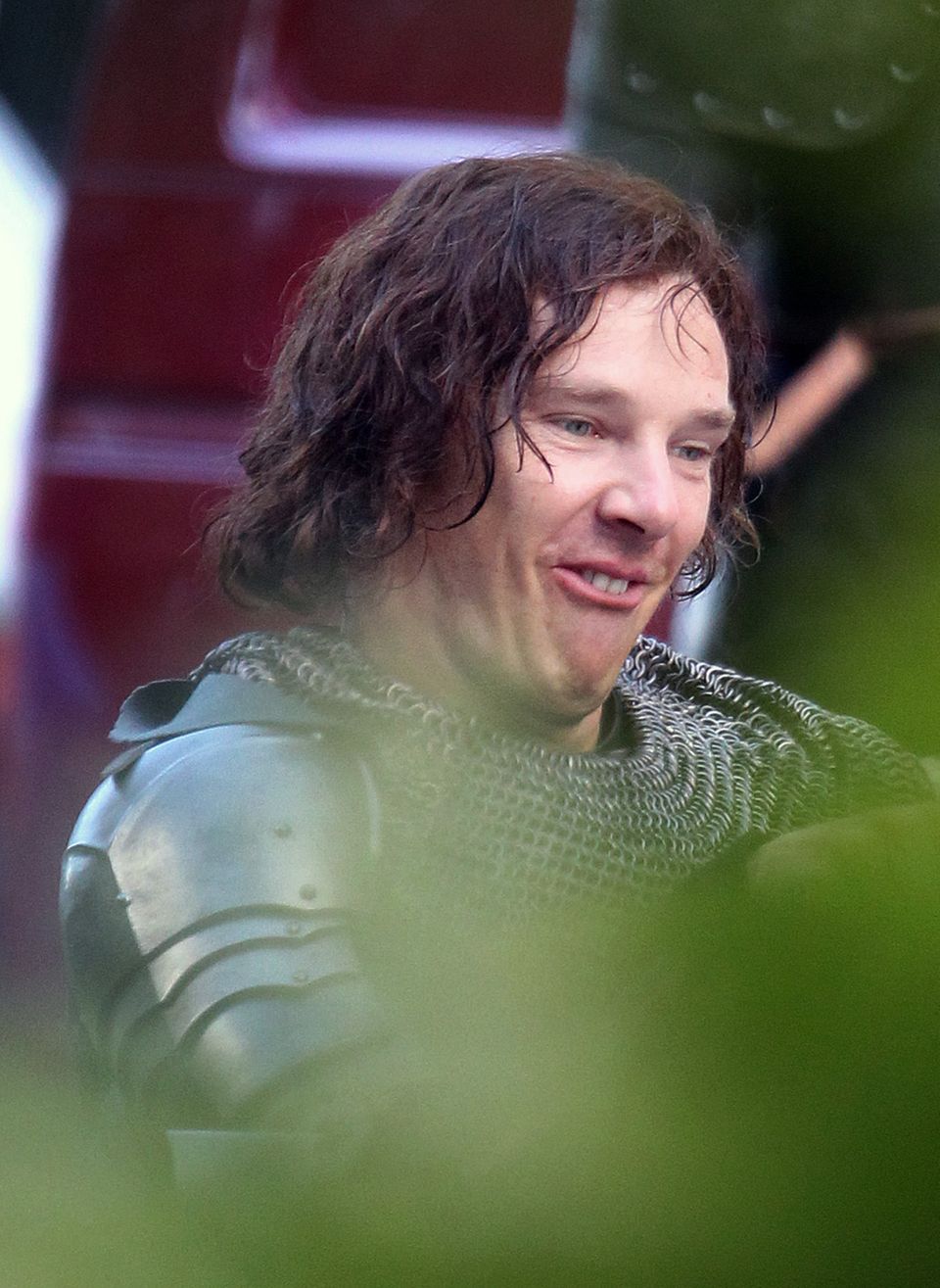 In einer Drehpause von "The Hollow Crown" zieht Benedict Cumberbatch für seinen Kollegen Fratzen. In einer Drehpause von "The Hollow Crown" zieht Benedict Cumberbatch für seinen Kollegen Fratzen.