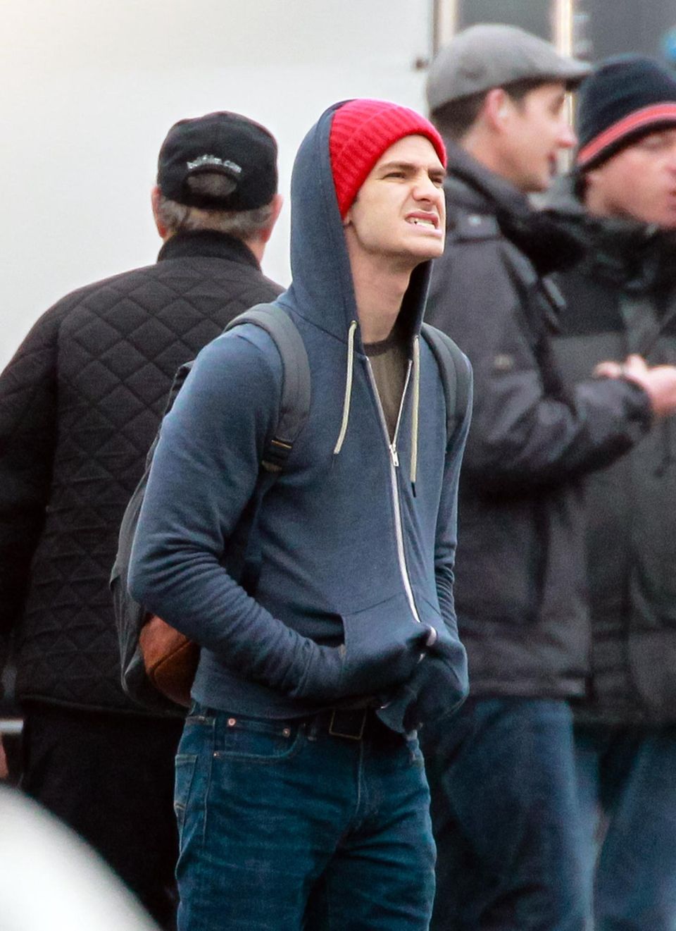 Was bedrückt Andrew Garfield bloß am Set von "The Amazing Spiderman 2"? Was bedrückt Andrew Garfield bloß am Set von "The Amazing Spiderman 2"?