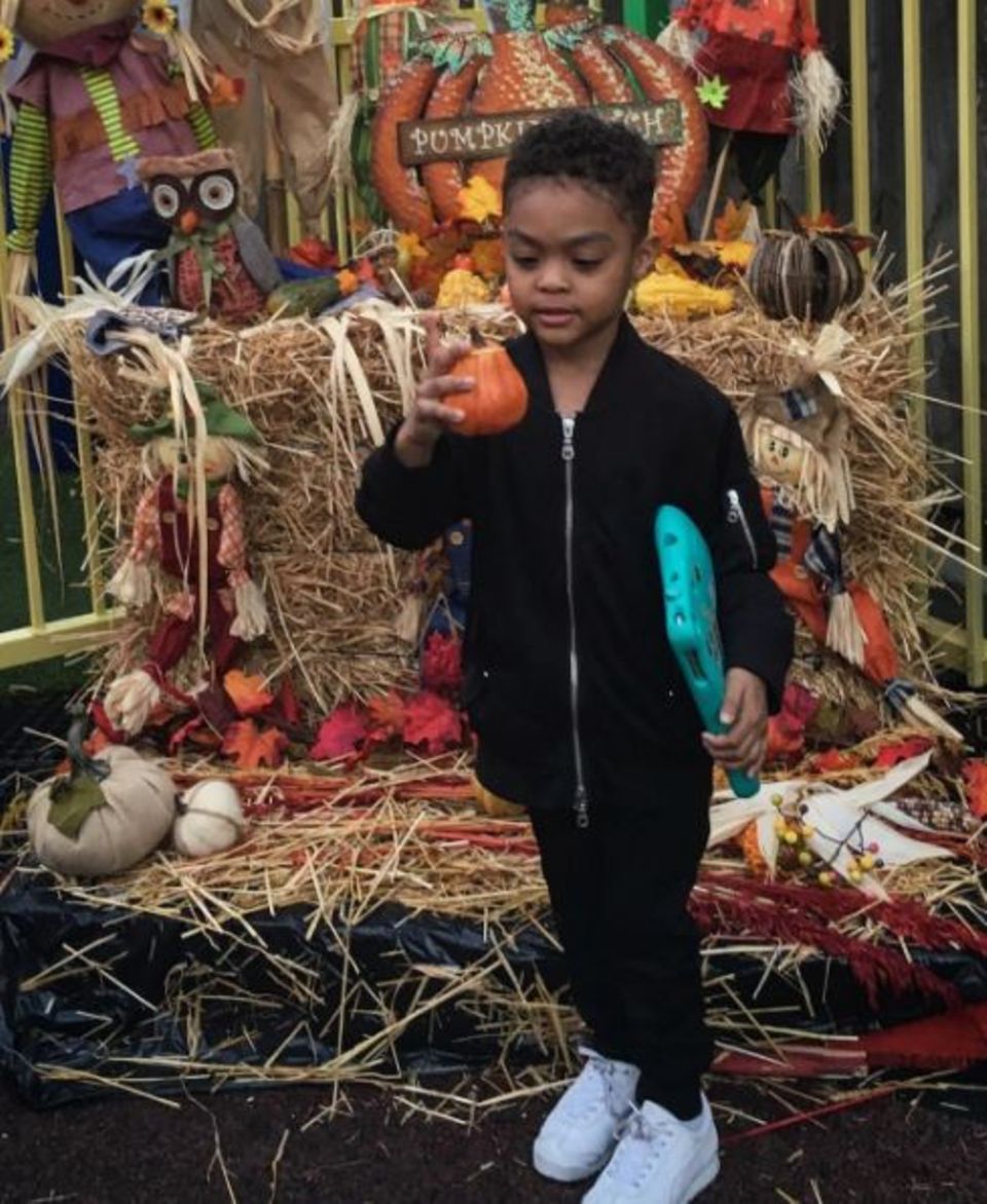 Rapper "50 Cent" postet auch mal niedliche Sachen: "Mein kleiner Junge macht sich bereit für Halloween" - schreibt der stolze Papa zu diesem süßen Foto. Rapper "50 Cent" postet auch mal niedliche Sachen: "Mein kleiner Junge macht sich bereit für Halloween" - schreibt der stolze Papa zu diesem süßen Foto.