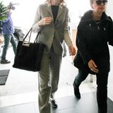 Cate Blanchett wird am LAX Flughafen in Los Angeles gesehen.