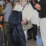 Auch Lena Dunham muss geduldig am Check-in warten, bevor sie nach New York fliegen kann.