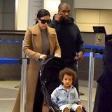 Endlich zurück: Kim Kardashian, Kanye West und Tochter North kommen in Los Angeles an.