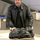 Benicio Del Toro scheint bei seiner Akunft in Los Angeles etwas müde.